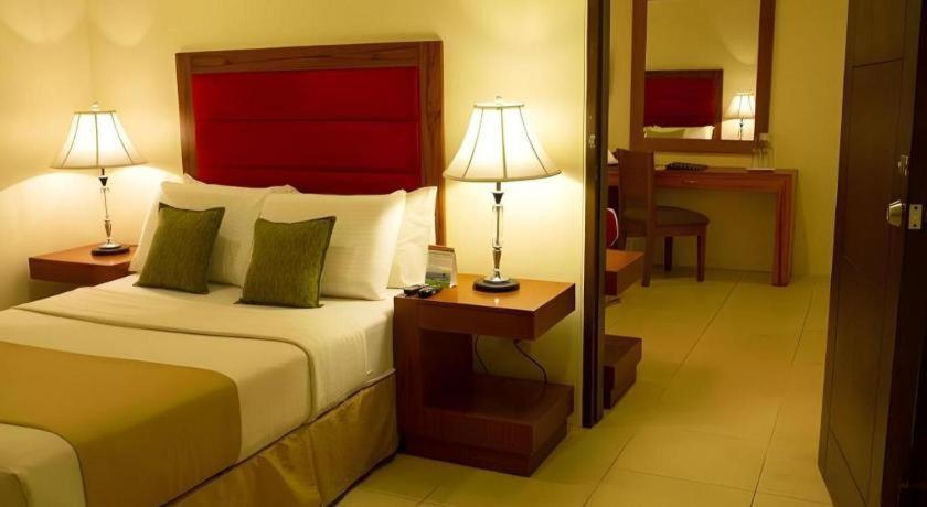 Home Crest Hotel Davao Exterior foto